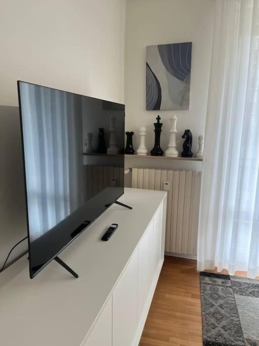 Appartamento Spazioso In Centro Piacenza Ngoại thất bức ảnh